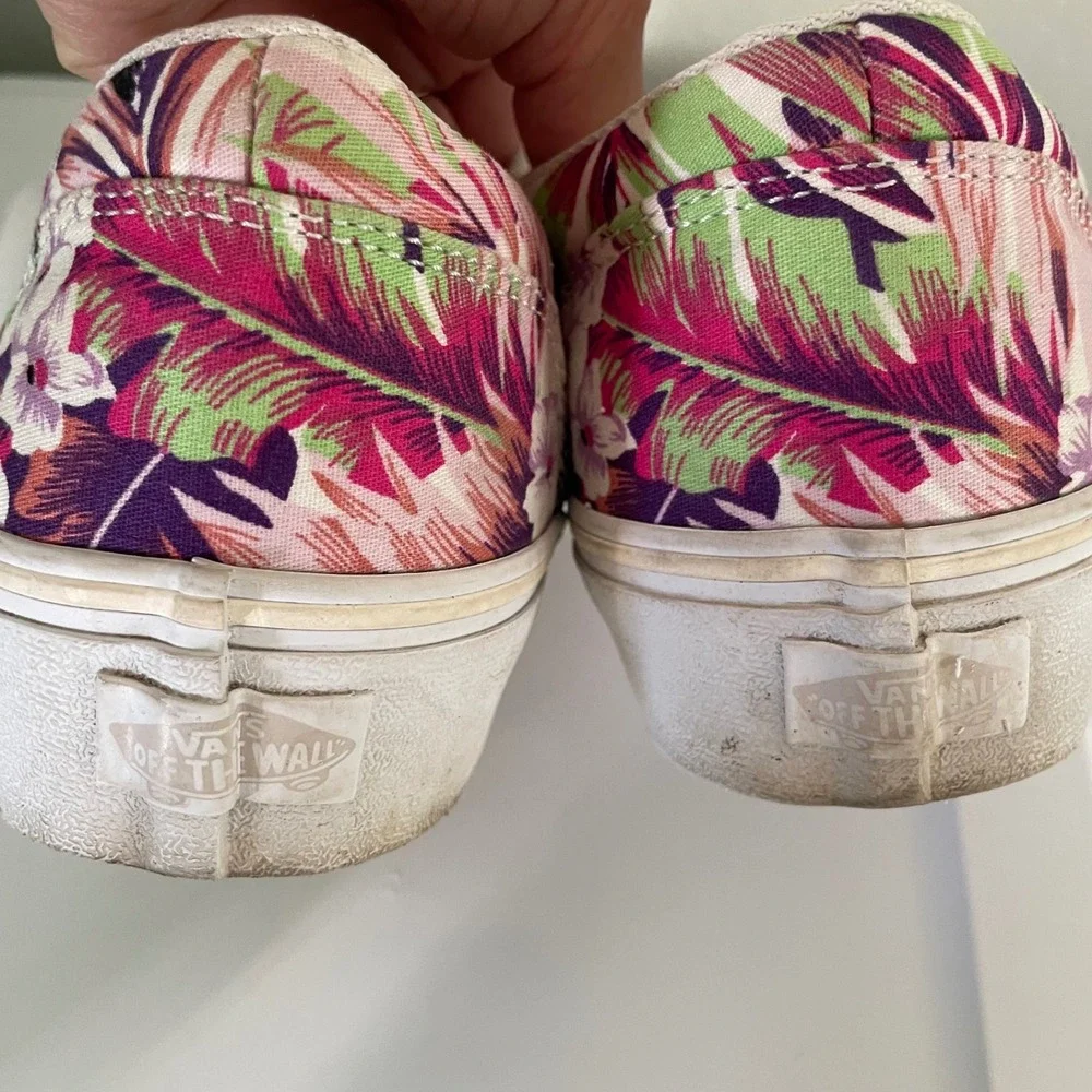 Vans tropical shoes Size 9.5 Classic Lace Up Hibiscus Palm Leaves Purple Pink - Picture 8 of 11